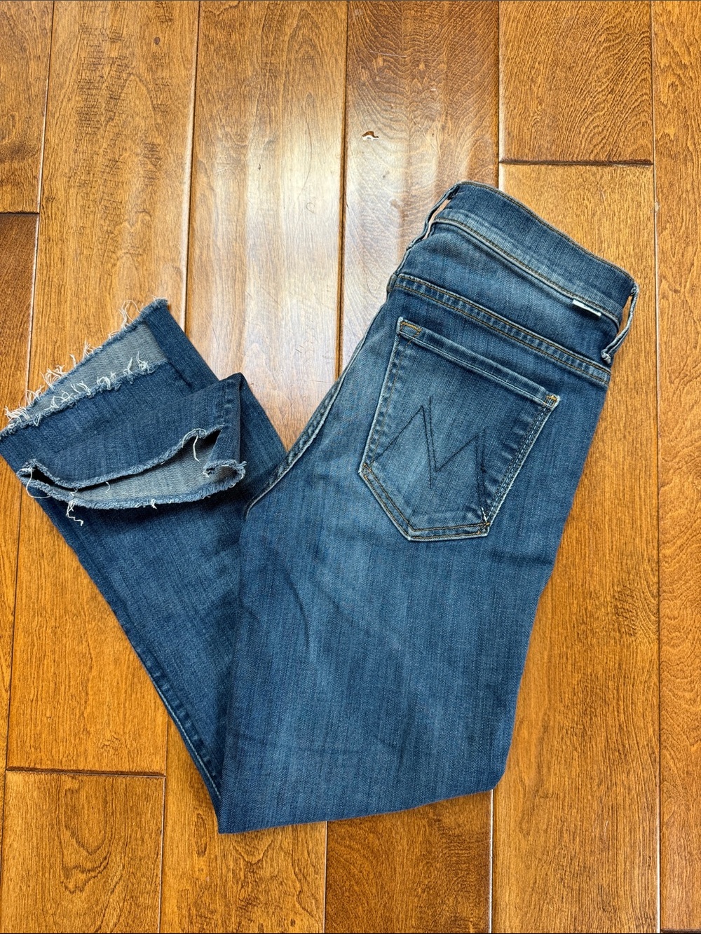 MOTHER Insider Crop Step Fray 26 Med Blue Distressed Hem Cropped Jeans